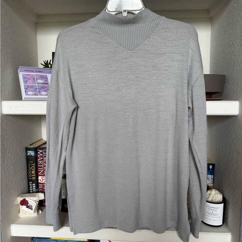 Abercrombie & Fitch Gray Sweater - Picture 1 of 3